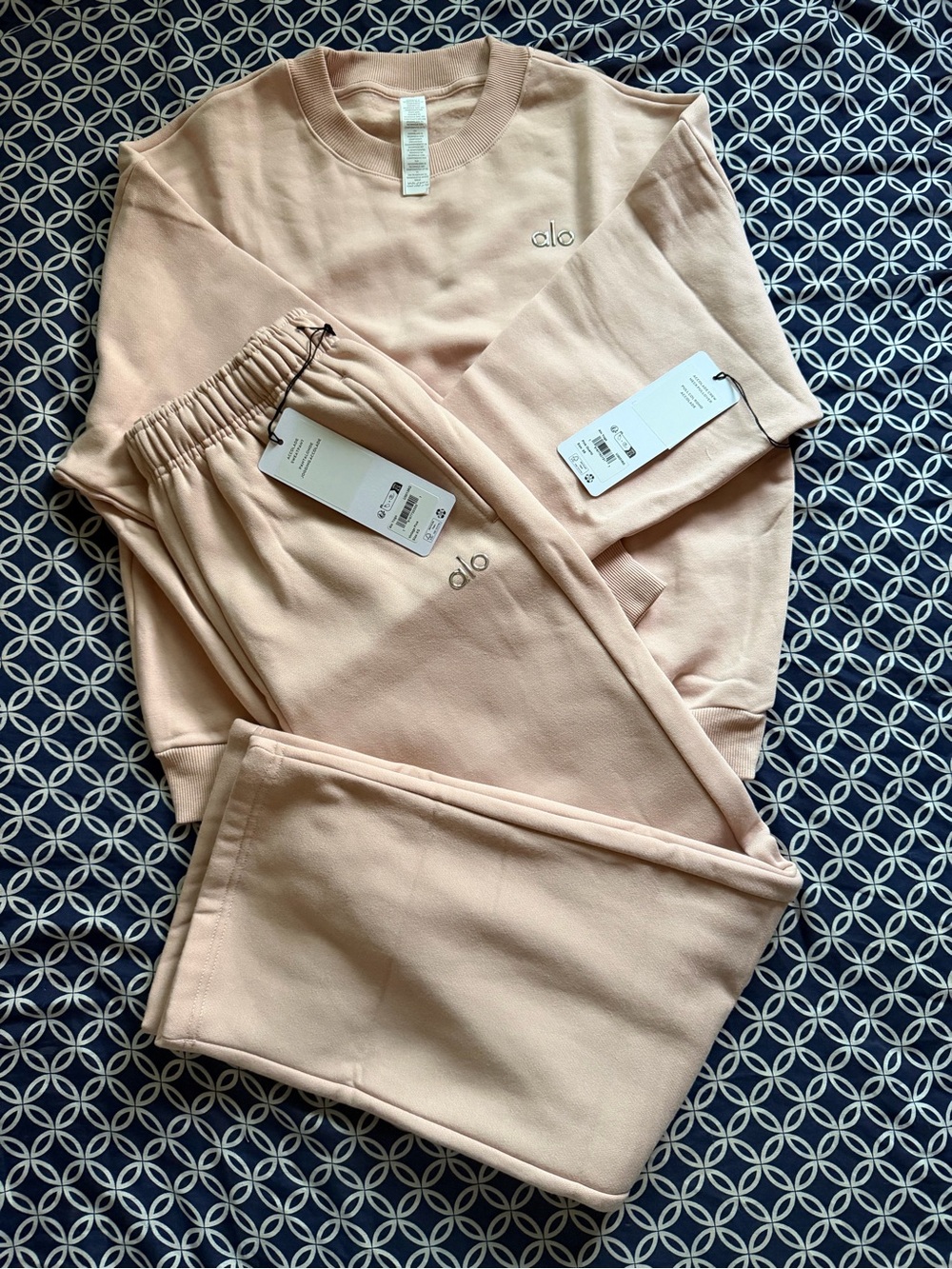 ALO Yoga Women’s Pink/Tan Jogger Pants - Soft Blush Lounge Sweatpants